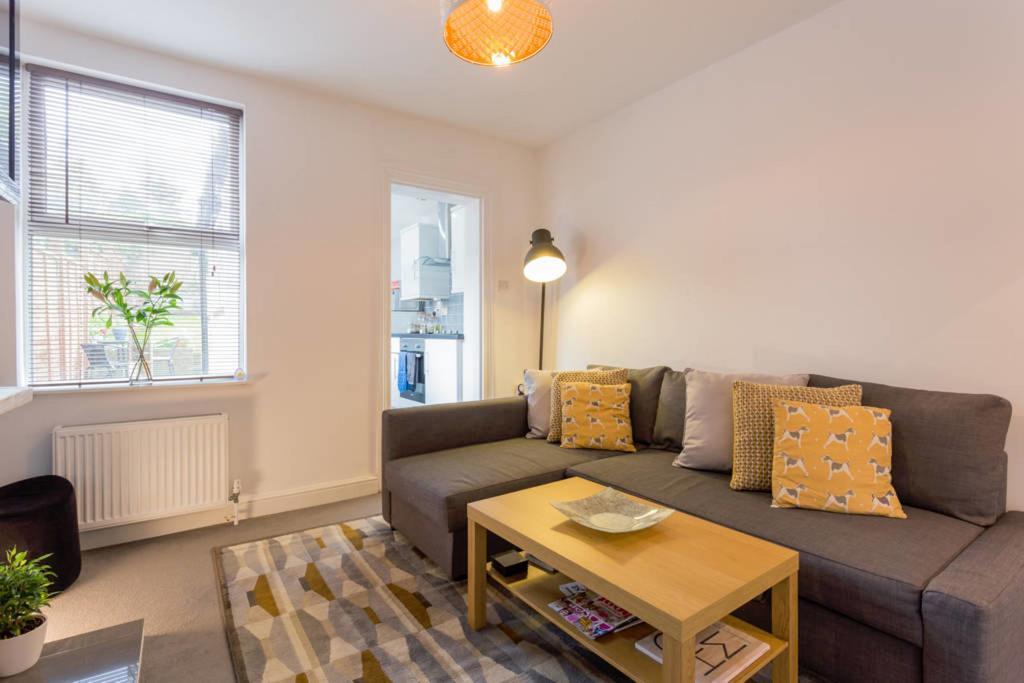 Ashton House - Stylish 2 Bedroom House, Close To Luton Town Center & Airport Luton (Bedfordshire) Exterior foto
